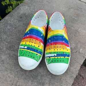 Native Rainbow shoes 13c